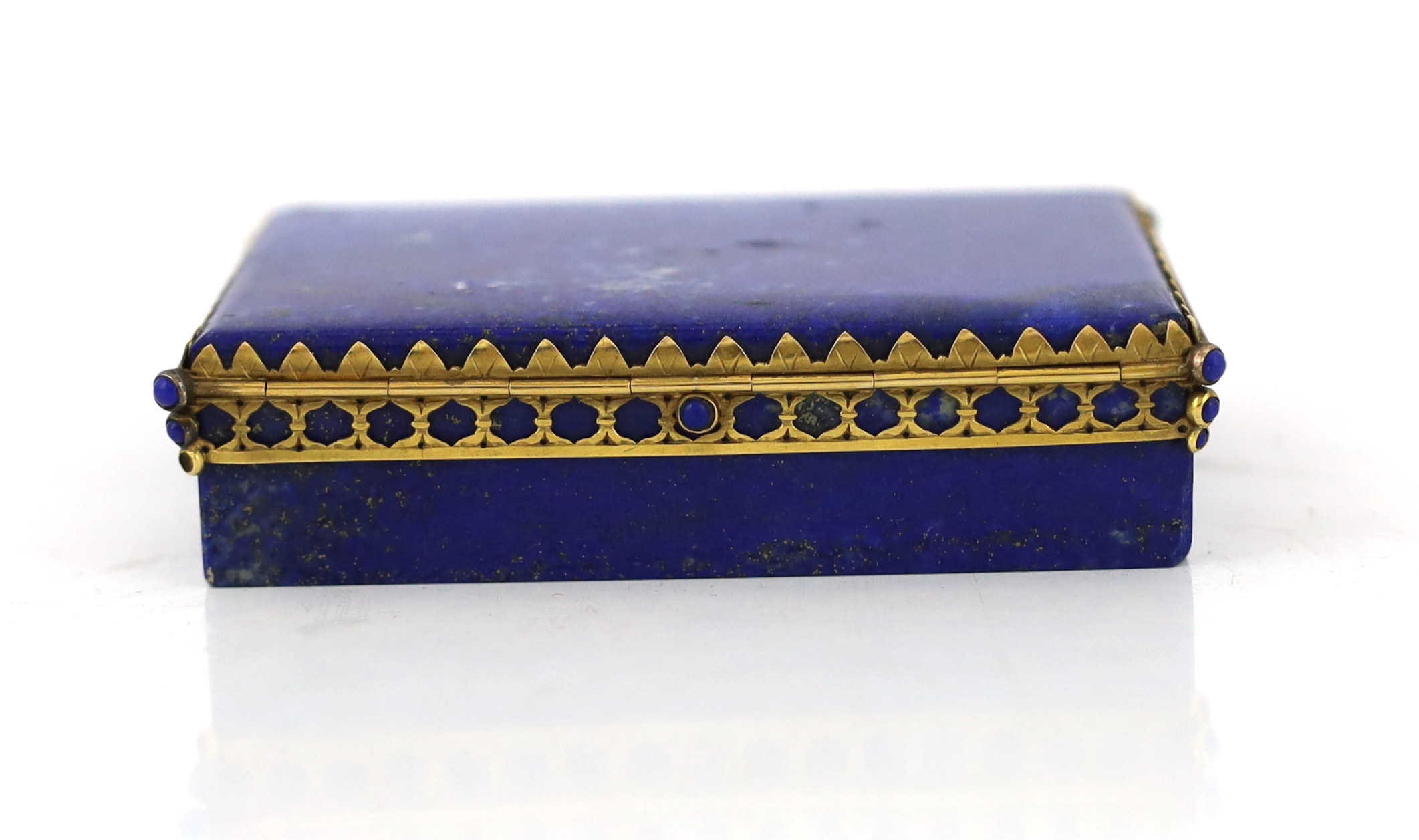 A Continental gilt metal mounted lapis lazuli snuff box, c.1900, 9cm wide, 6cm deep, 2.5cm high